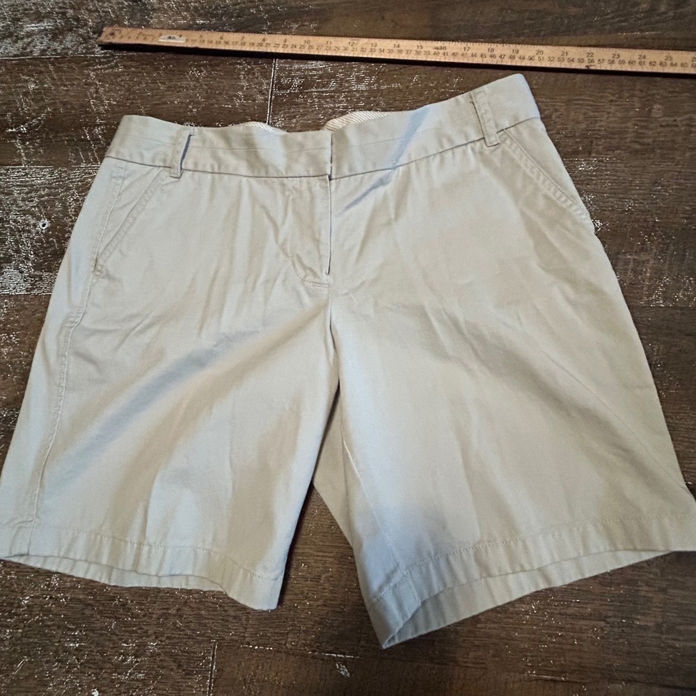 J.Crew Broken-In Chino Shorts Womens 14 Khaki Tan 100% Cotton 7 Inch Inseam